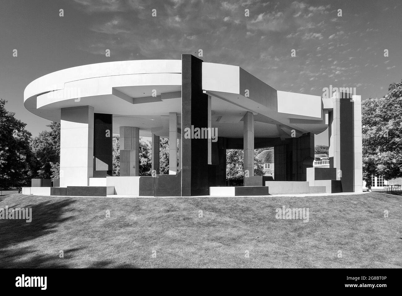 Der Sommerpavillon der Serpentine Art Gallery 2021 wurde von Counterspace entworfen. London, Großbritannien Stockfoto