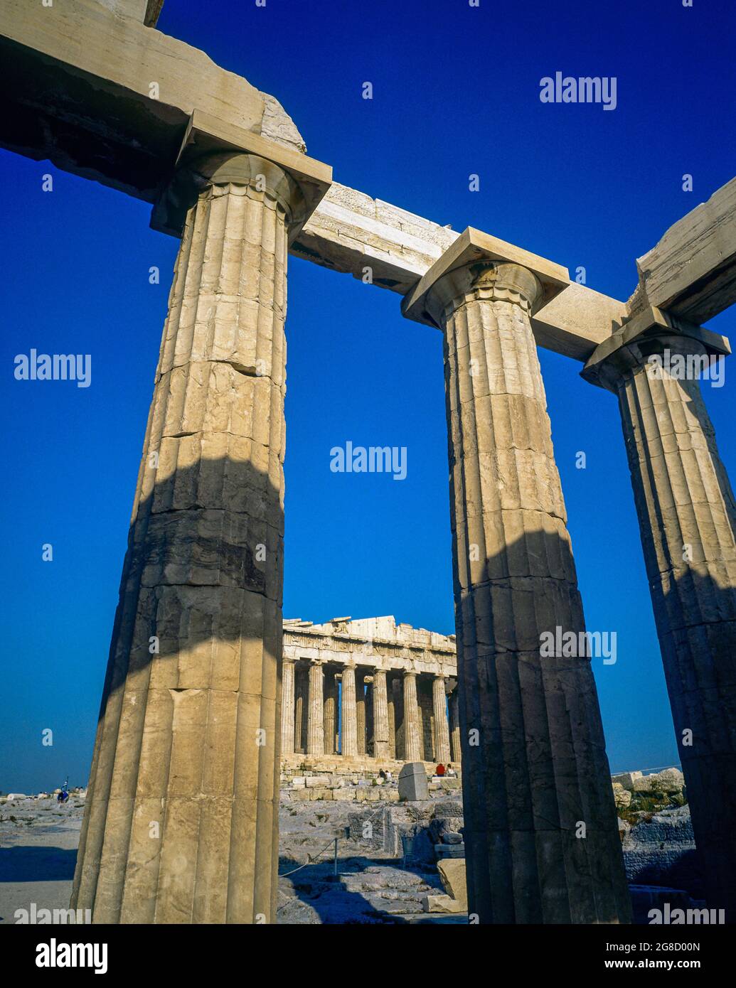 Athen, Kolonnade mit dorischen Säulen, Parthenon-Tempel, Akropolis-Hügel, Griechenland, Europa, Stockfoto