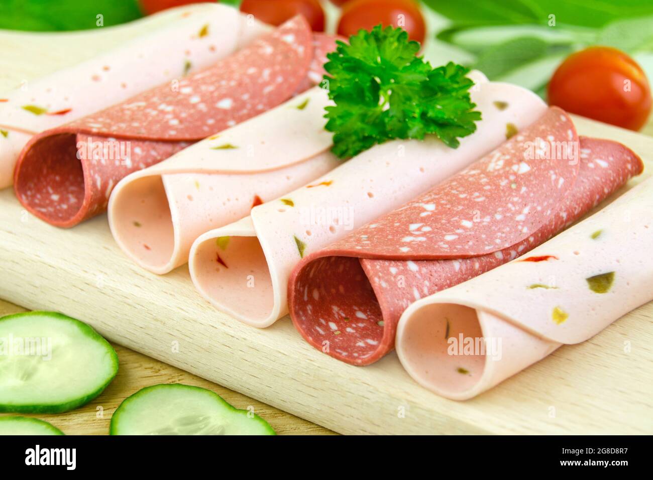 Vegetarisches kaltes Fleisch ersetzt isoliert auf weißem Hintergrund  Stockfotografie - Alamy