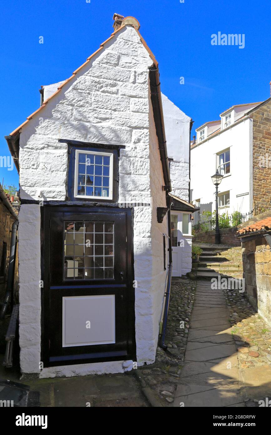 Ferienhäuser in Robin Hoods Bay, North Yorkshire, North Yorks Moors National Park, England, Großbritannien. Stockfoto