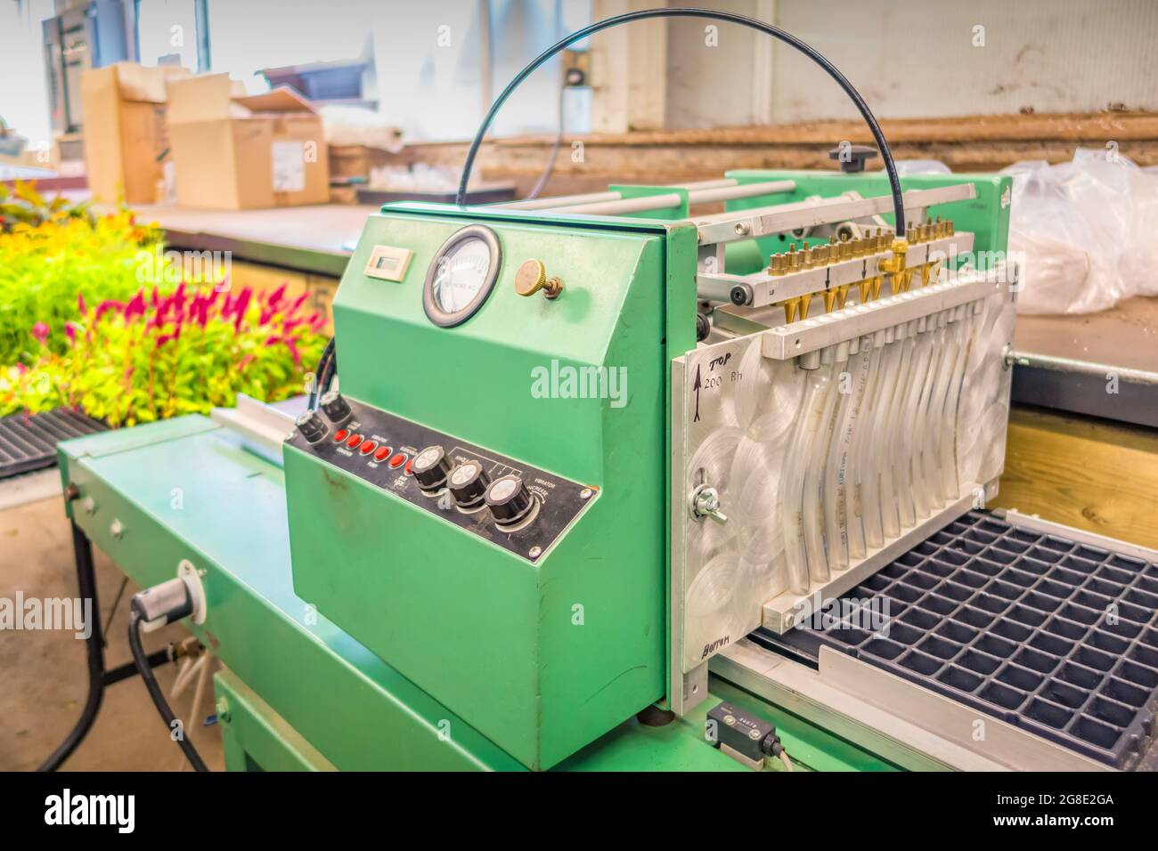 Sämaschine in einer Baumschule. Stockfoto