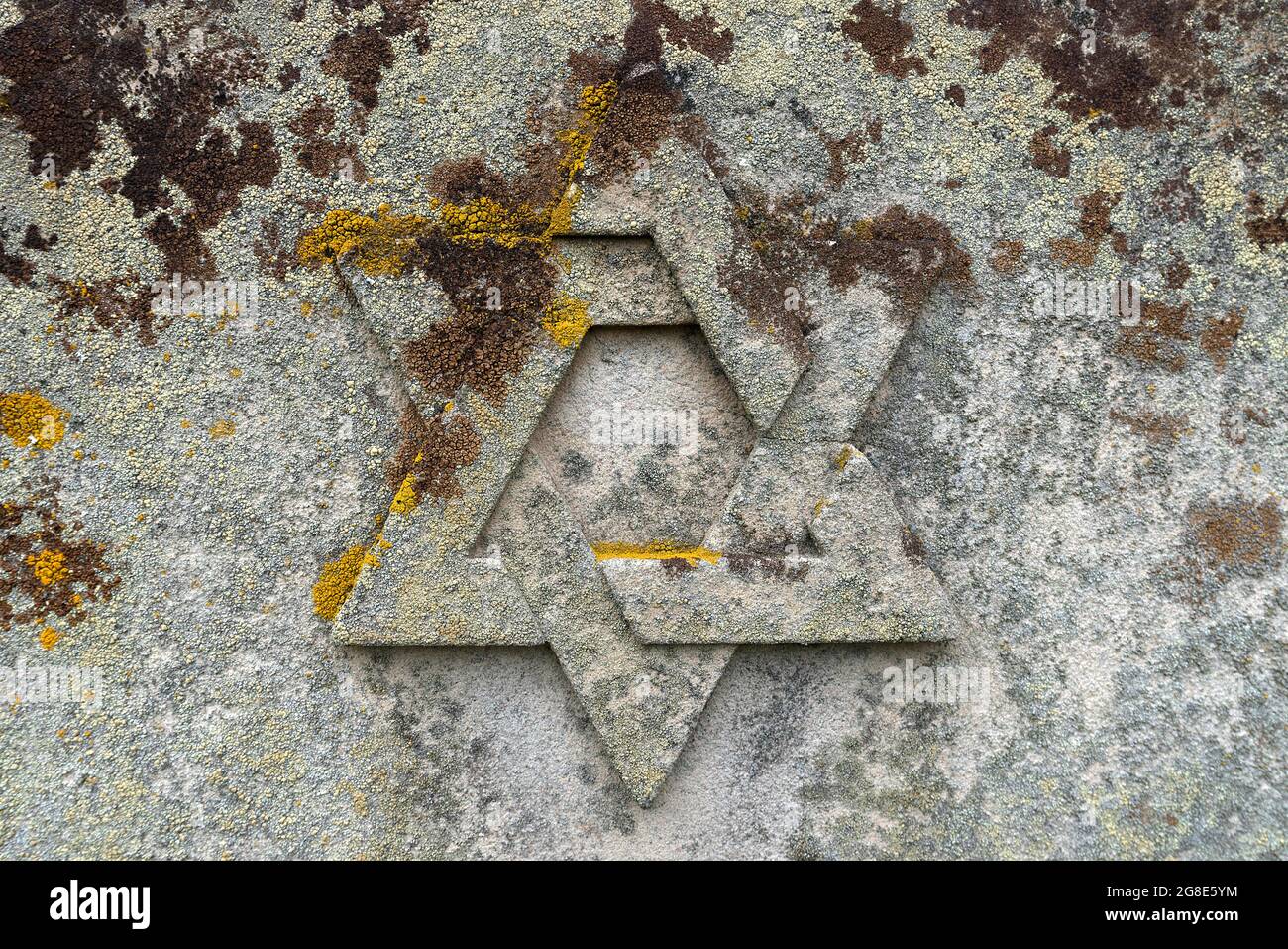 Verwitterter Davidstern auf einem Grabstein, jüdischer Friedhof, Schnaittach, Mittelfranken, Bayern, Deutschland Stockfoto