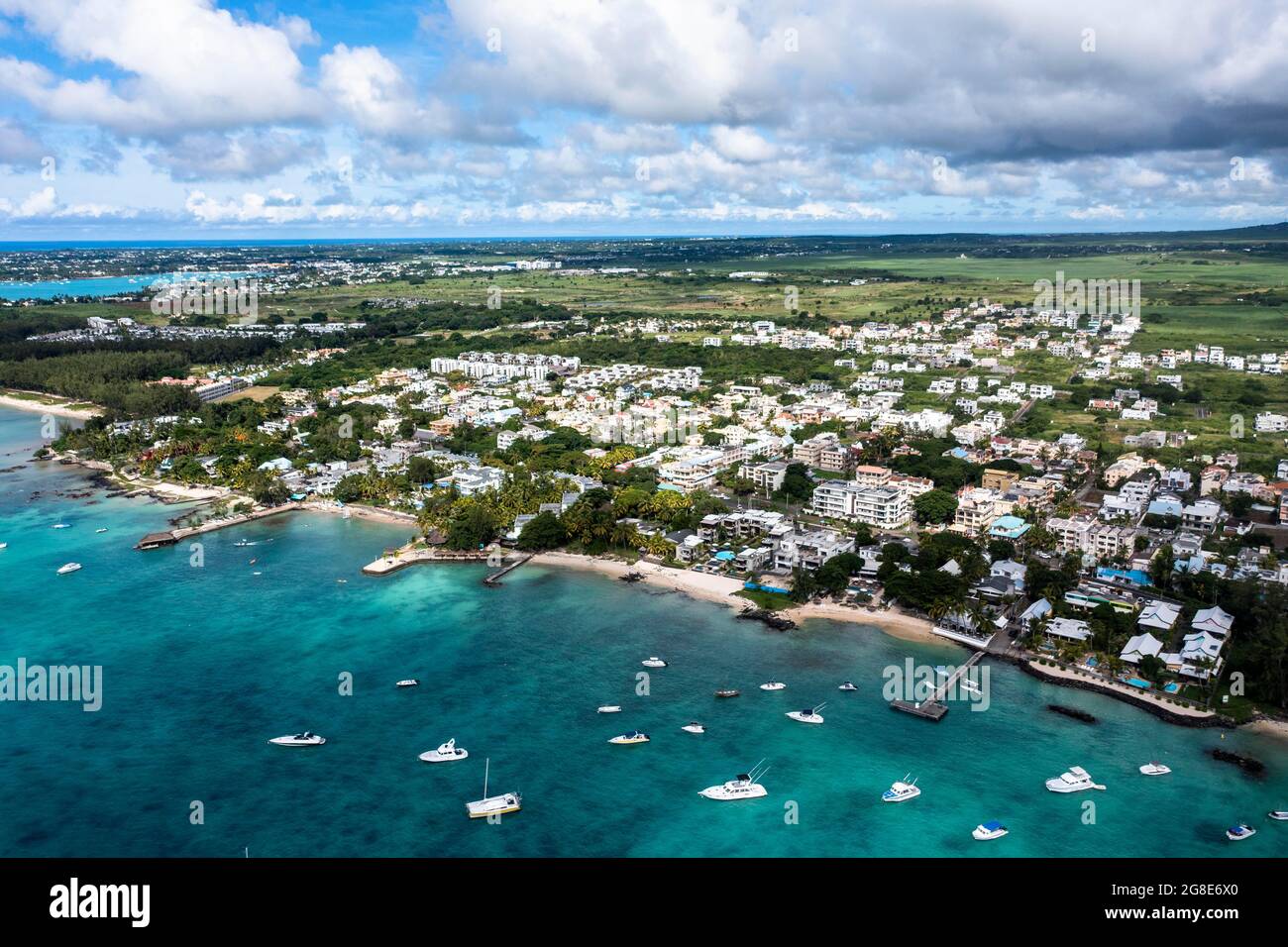 Luftbild, Strände mit Luxushotels mit Wassersport in der Region Trou-aux-Biches Pamplemousses, zurück Grand Baie, Mauritius Stockfoto