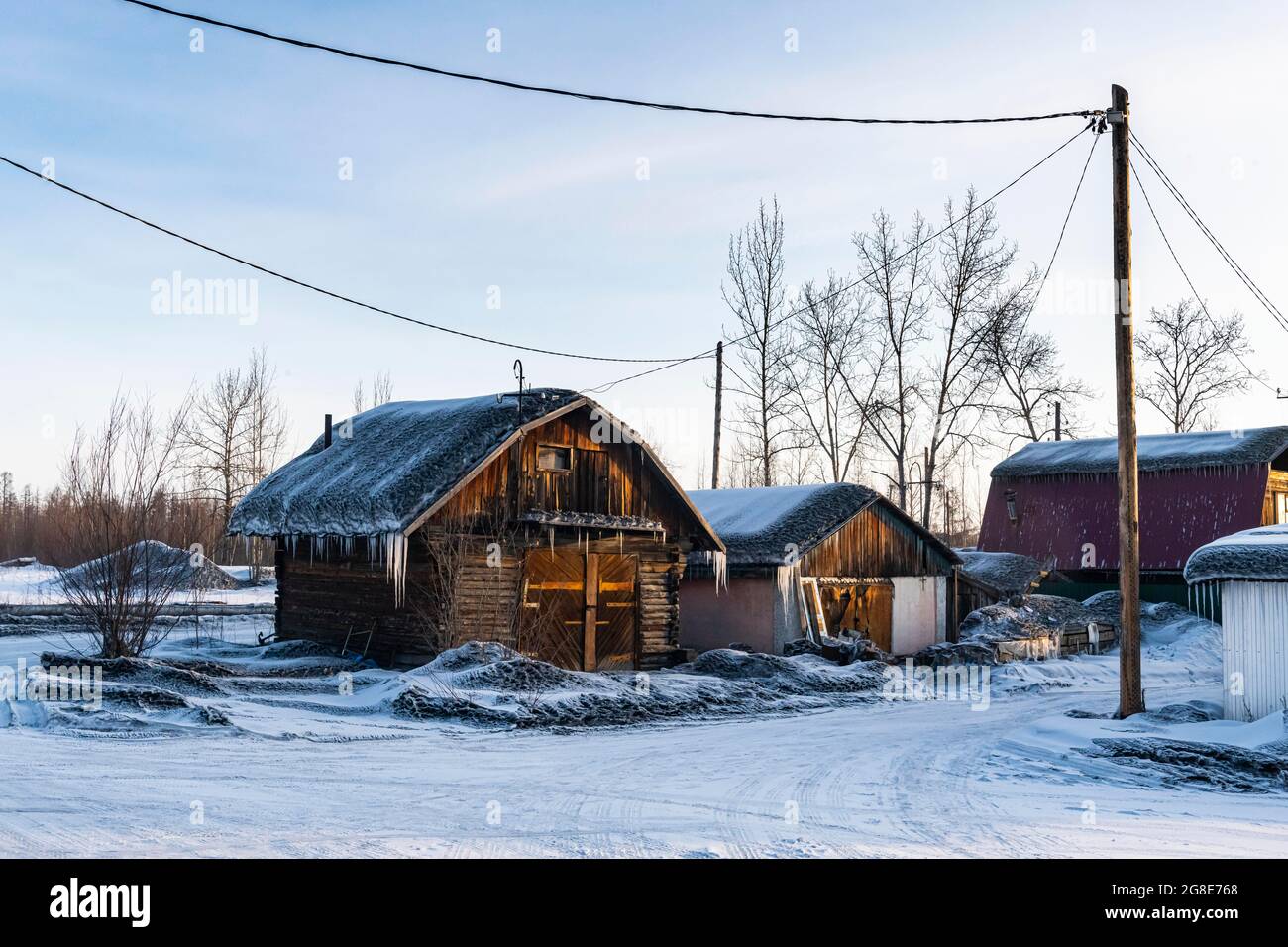 Steinkohleschnee, Dorf Teply Klyuch, Straße der Knochen, Republik Sakha, Yakutien, Russland Stockfoto