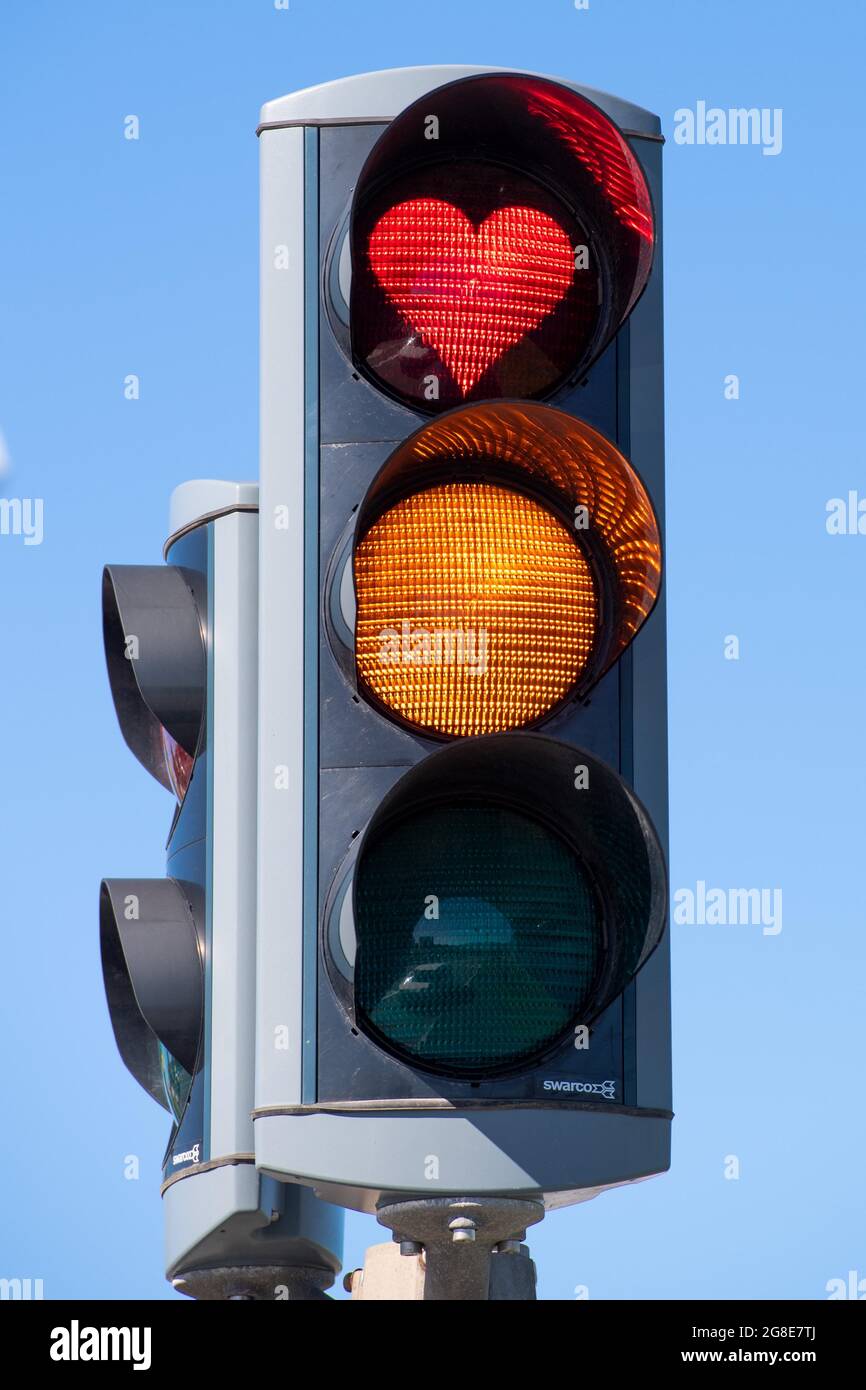 Ampel mit rotem Herzen, Akureyri, Eyjafjoerour, Nordisland, Island Stockfoto