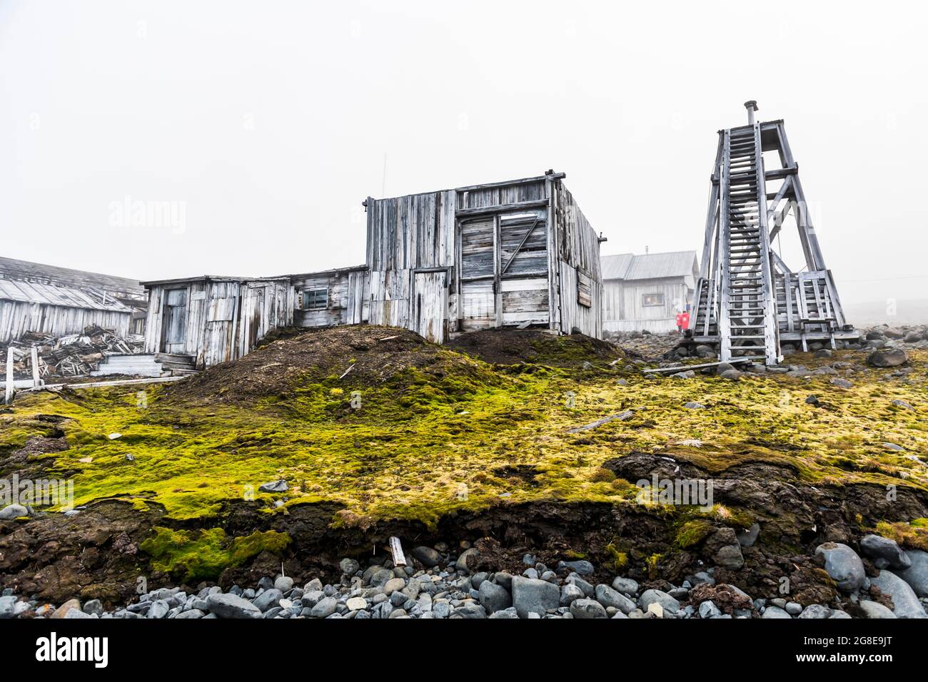 Historische meteorologische Sedow-Station in der Tikhaya-Bucht auf der Hooker-Insel, Franz-Josef-Land-Archipel, Russland Stockfoto