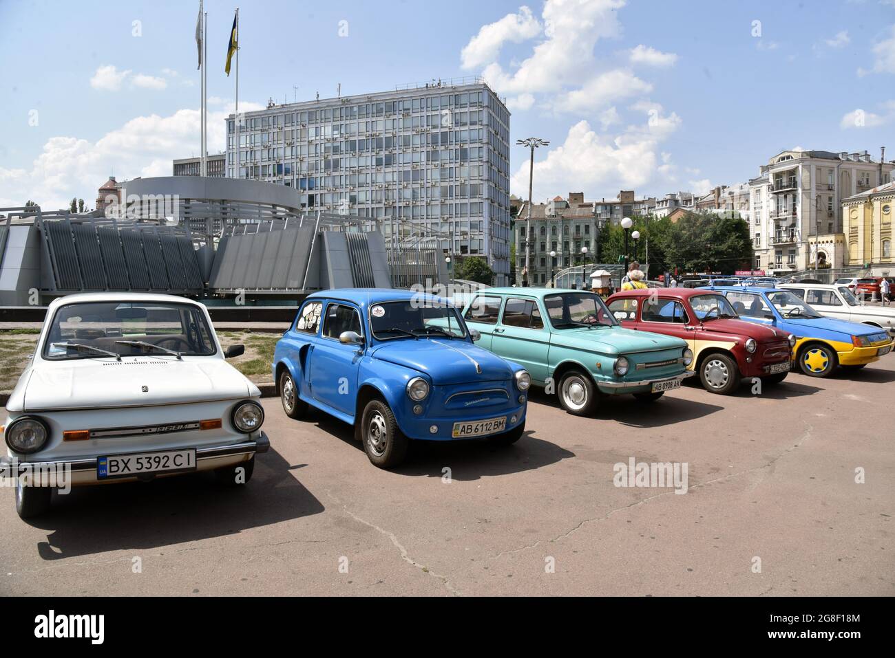 KIEW, UKRAINE - 17. JULI 2021 - die Ausstellung von 1960-1994 ZAZ-Autos, die anlässlich des 20. Gründungsjahrs des Kiewer ZAZ-Fanclubs abgehalten wurde, findet im statt Stockfoto