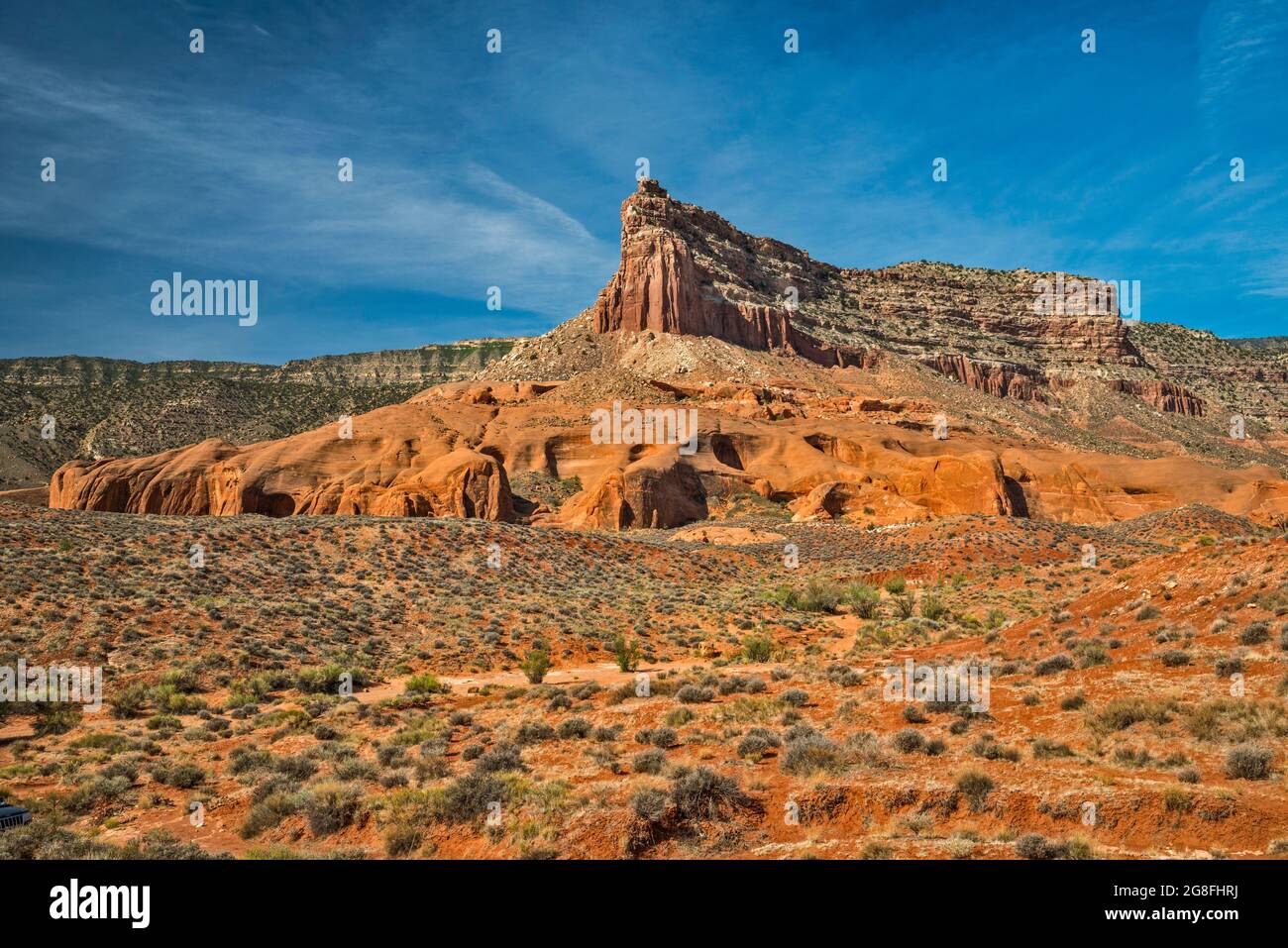Cave Point mesa, Straight Cliffs, Kaiparowits Plateau in dist, Hole in the Rock Road, Grand Staircase Escalante Natl Monument, Utah, USA Stockfoto