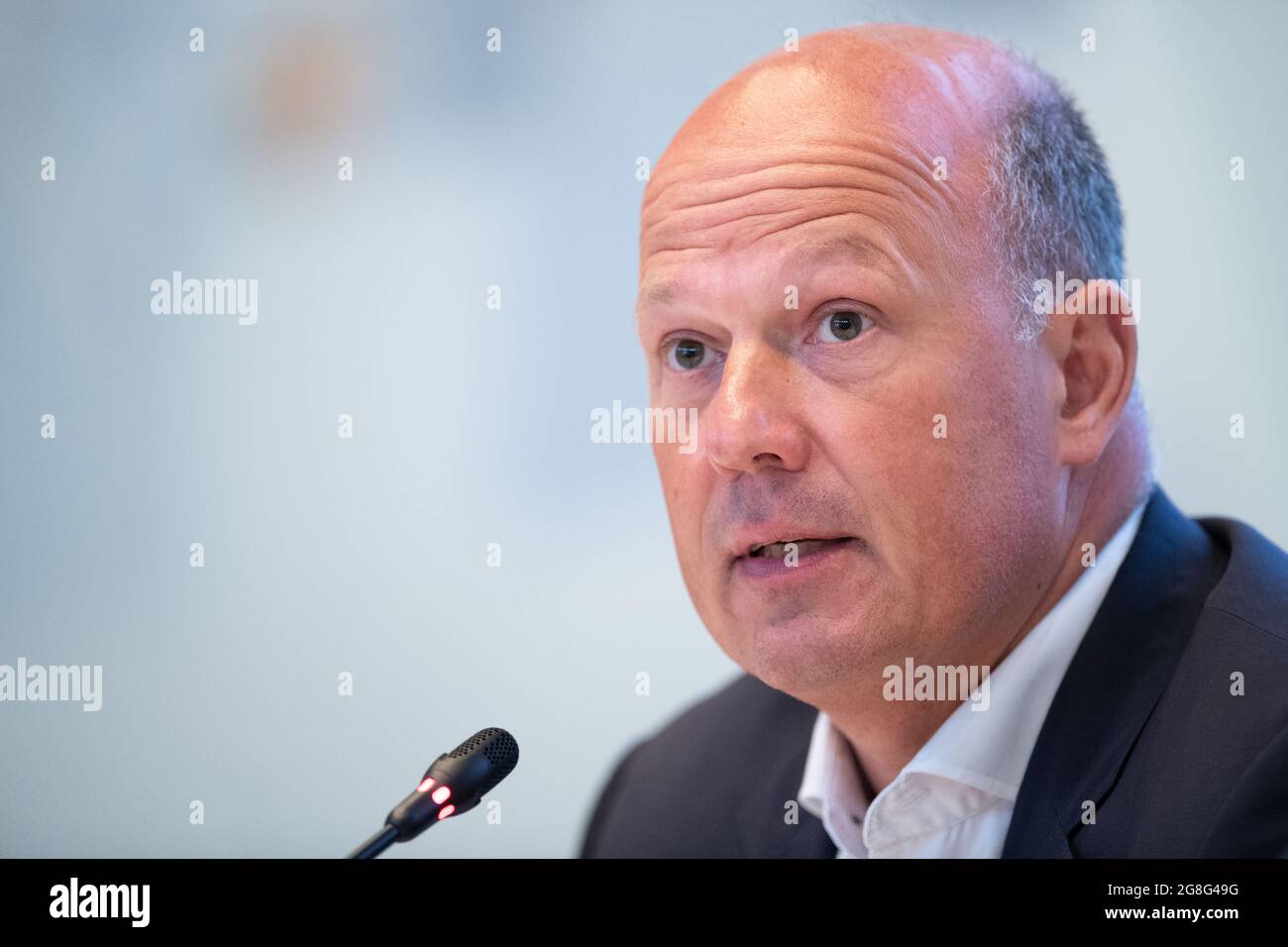 Bergheim, Deutschland. Juli 2021. Frank Rock (CDU), Landrat des Rhein-Erft-Kreises, spricht im Rahmen einer Pressekonferenz. Quelle: Marius Becker/dpa/Alamy Live News Stockfoto