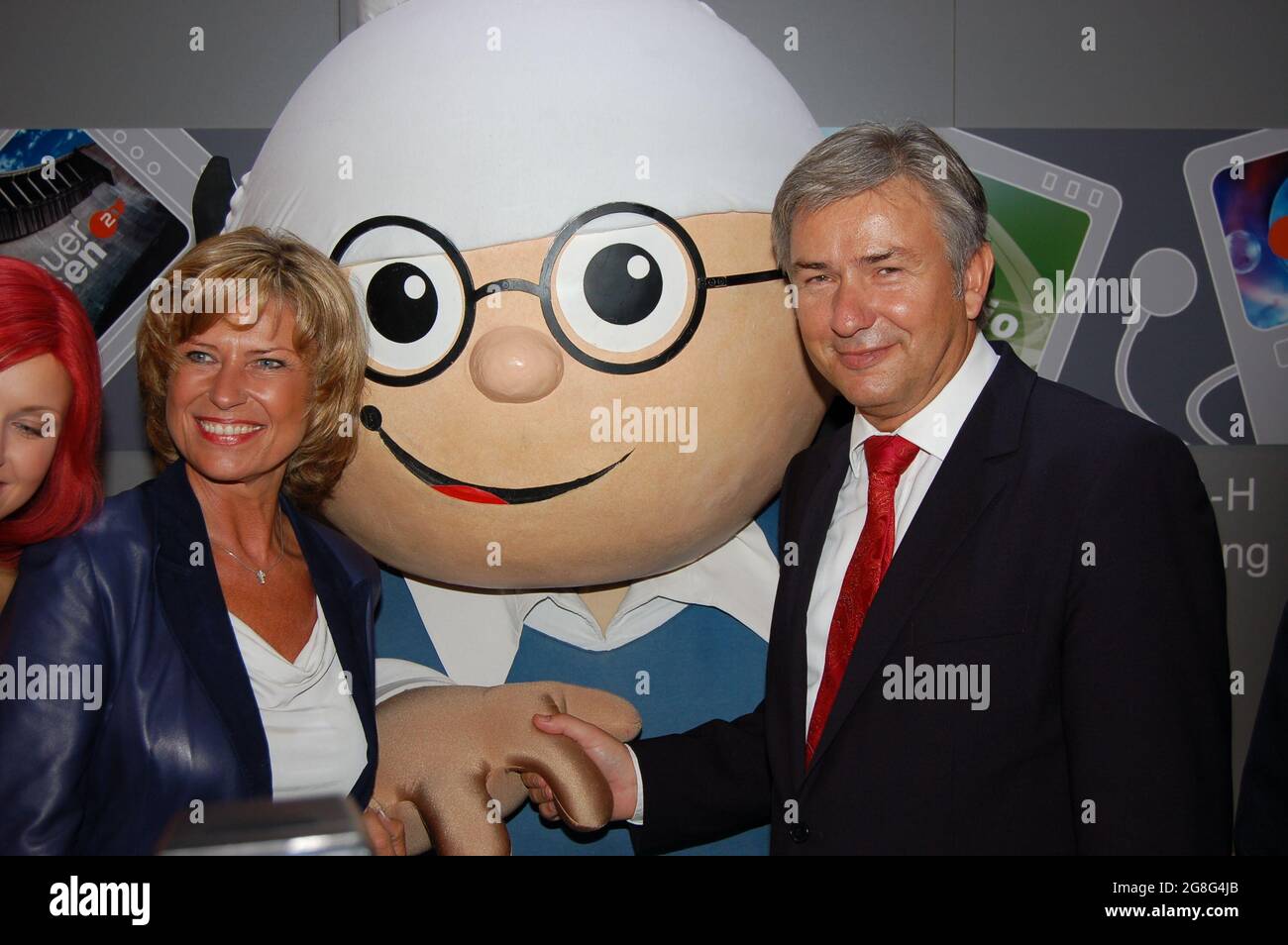 Funkausstellung Berlin 2008 - Messerundgang - Dagmar Wöhrl, Parlamentarische Staatssekretärin - Klaus Wowereit, Regierender Bürgermeister von Berlin Stockfoto