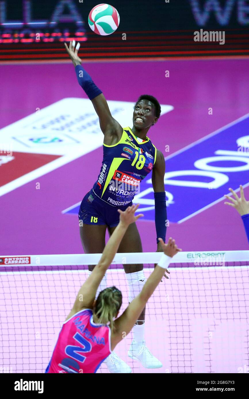 EGONU PAOLA (CONEGLIANO)IMOCO VOLLEY CONEGLIANO - VERO VOLLEY MONZA PALLAVOLO CAMPIONATO ITALIANO SERIE A1-F 2019-2020 VILLORBA (TV) 12-10-2019 FOTO FILIPPO RUBIN / LVF Stockfoto