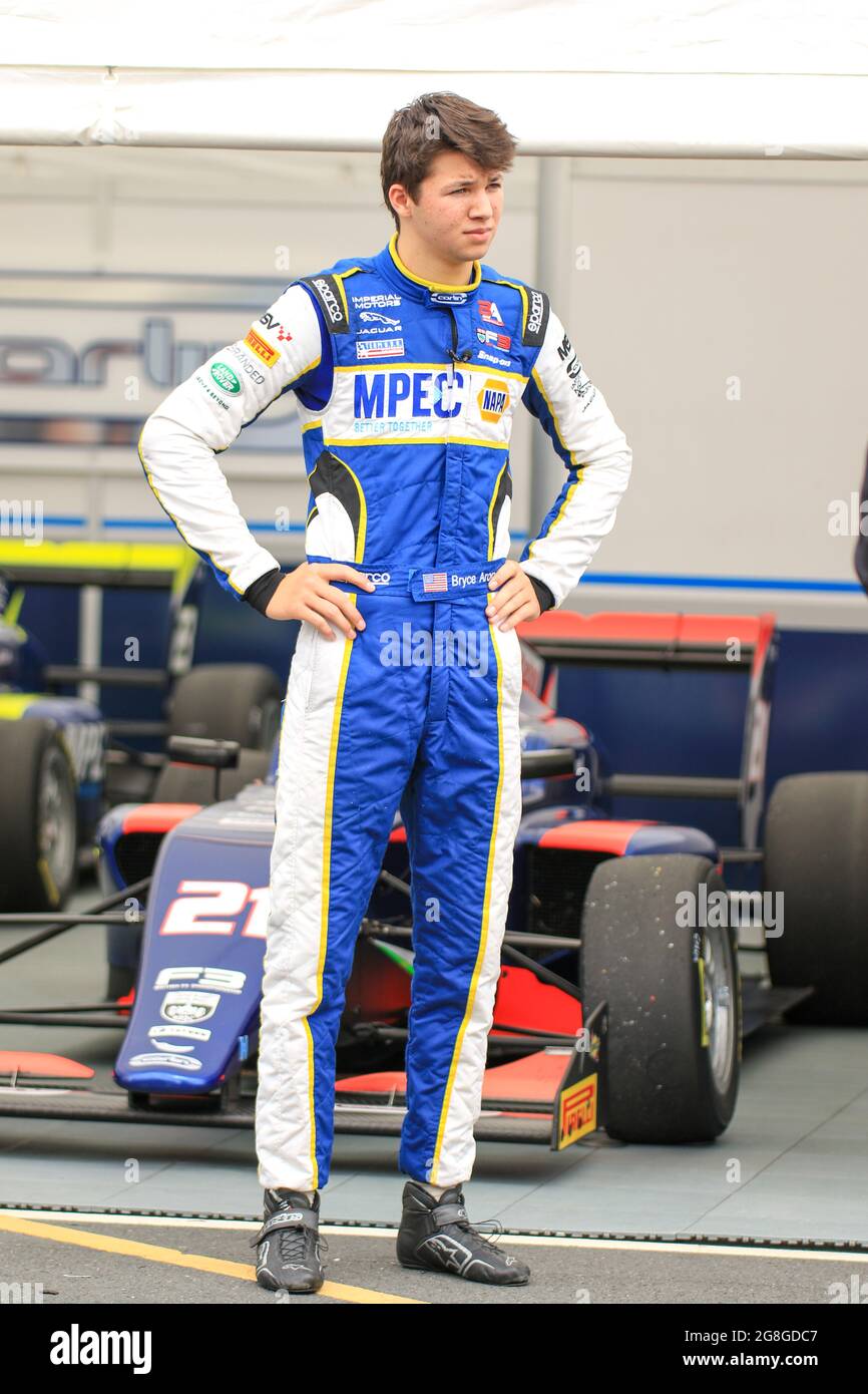 Bryce Aron von Carlin Racing im Fahrerlager am Donington Park für die BRDC F3 Formel 3 Stockfoto