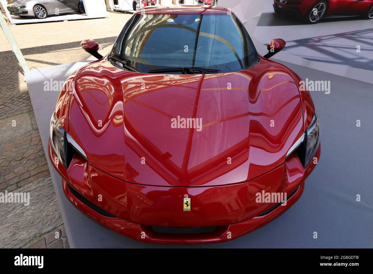 Modena, Italien, 1. juli 2021 - Ferrari 296 GBT Sportwagen Detail, Motor Valley Exhibition Stockfoto