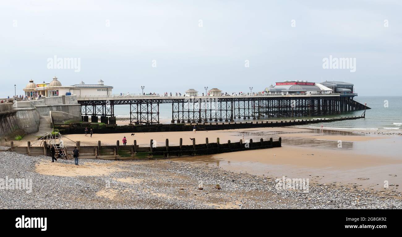Blick auf den Cromer Pier an der North Norfolk Küste in Großbritannien Stockfoto