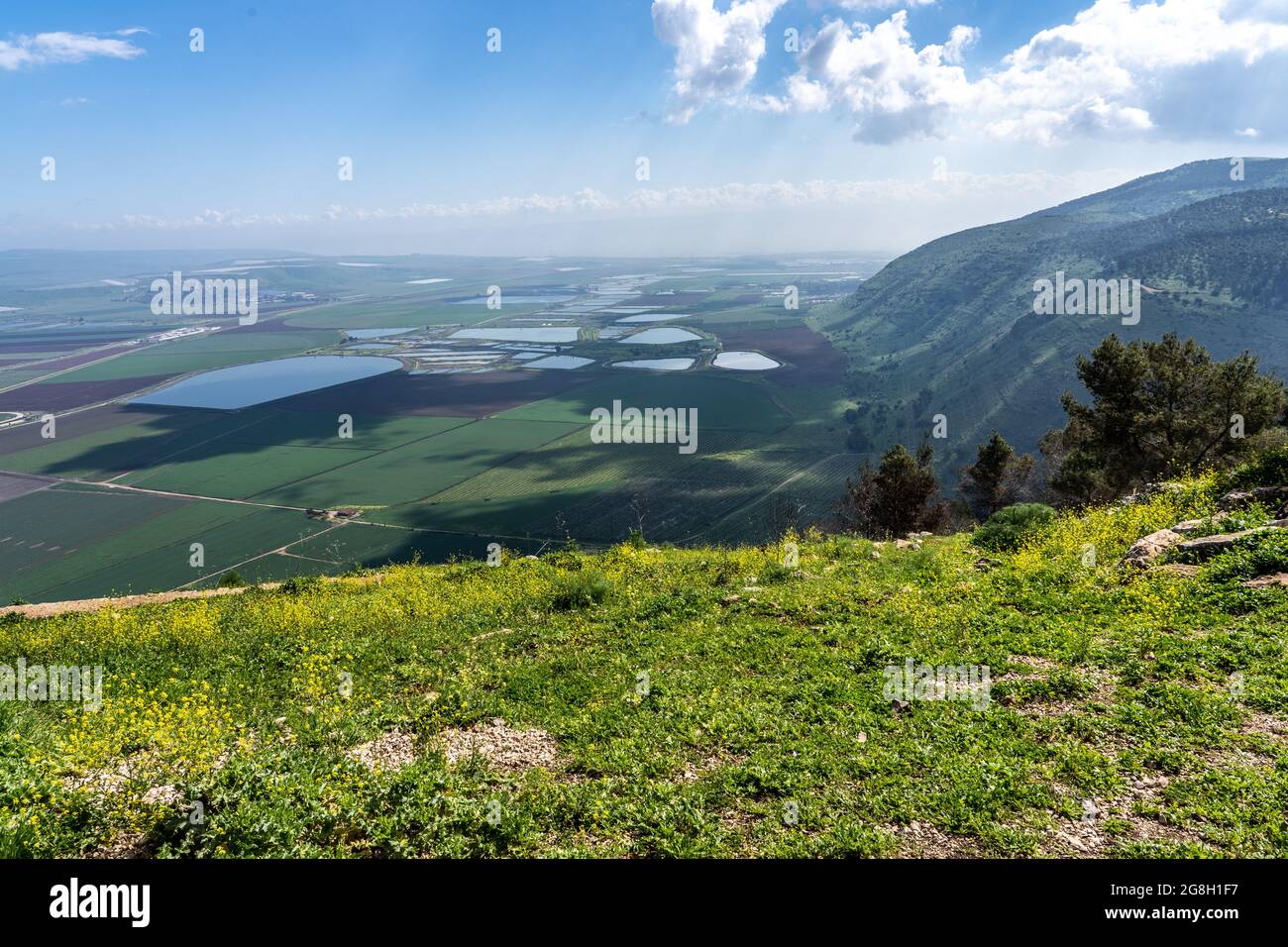 Winterlandschaft vom Gipfel des Mount Gilboa bis zum Jezreel Valley Stockfoto