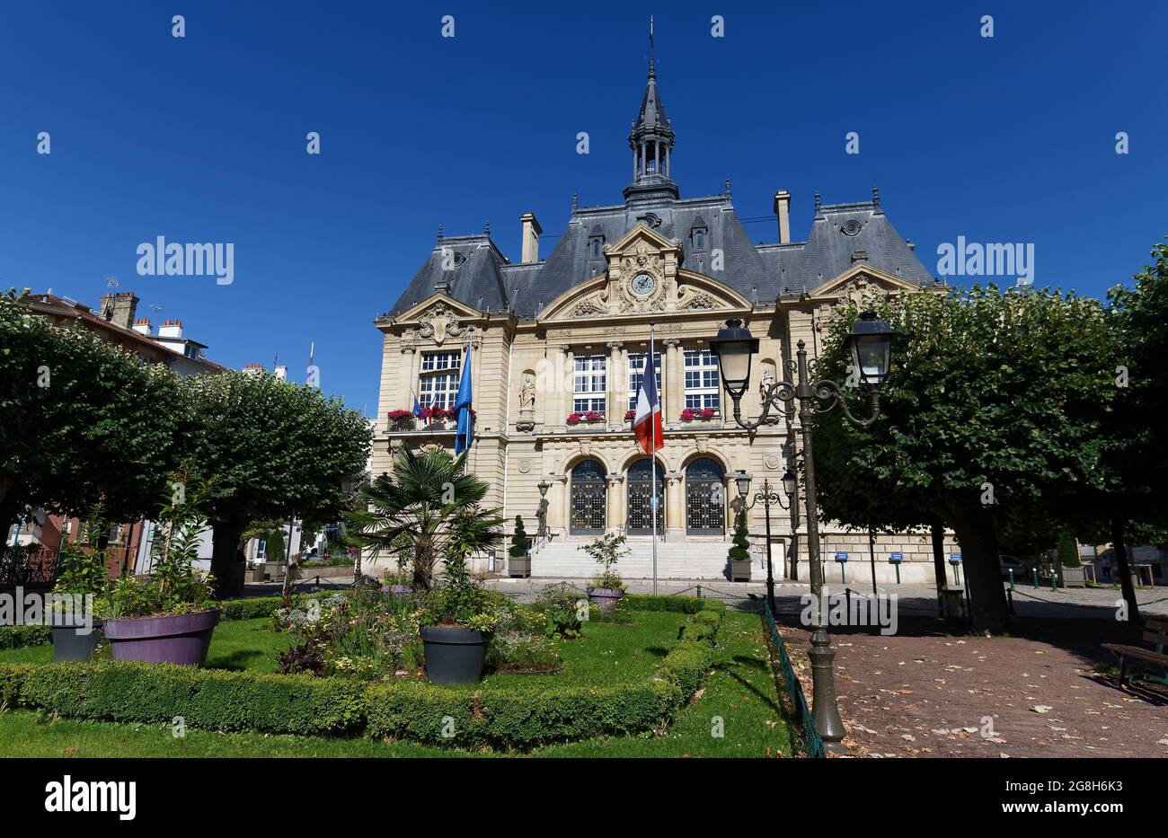 Rathaus Suresnes . Es ist eine französische Gemeinde des Departements Hauts-de-seine in der Region Ile-de-France. Stockfoto