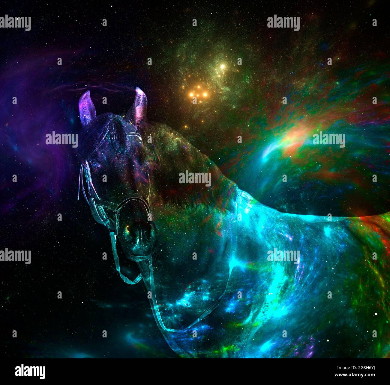 Futuristisches Pferdeportrait auf hellem Raum-Hintergrund - abstrakte Collage Stockfoto