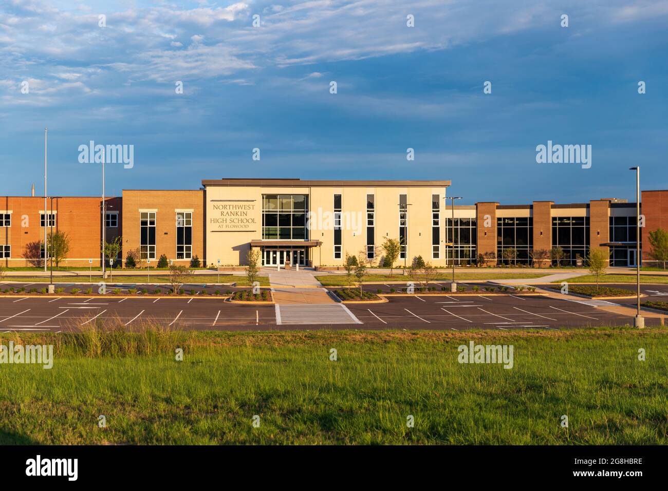 Flowood, MS - 9. Juli 2021: Die neue Northwest Rankin High School in Flowood, MS, die im Herbst 2021 zum ersten Mal für Studenten eröffnet wurde Stockfoto