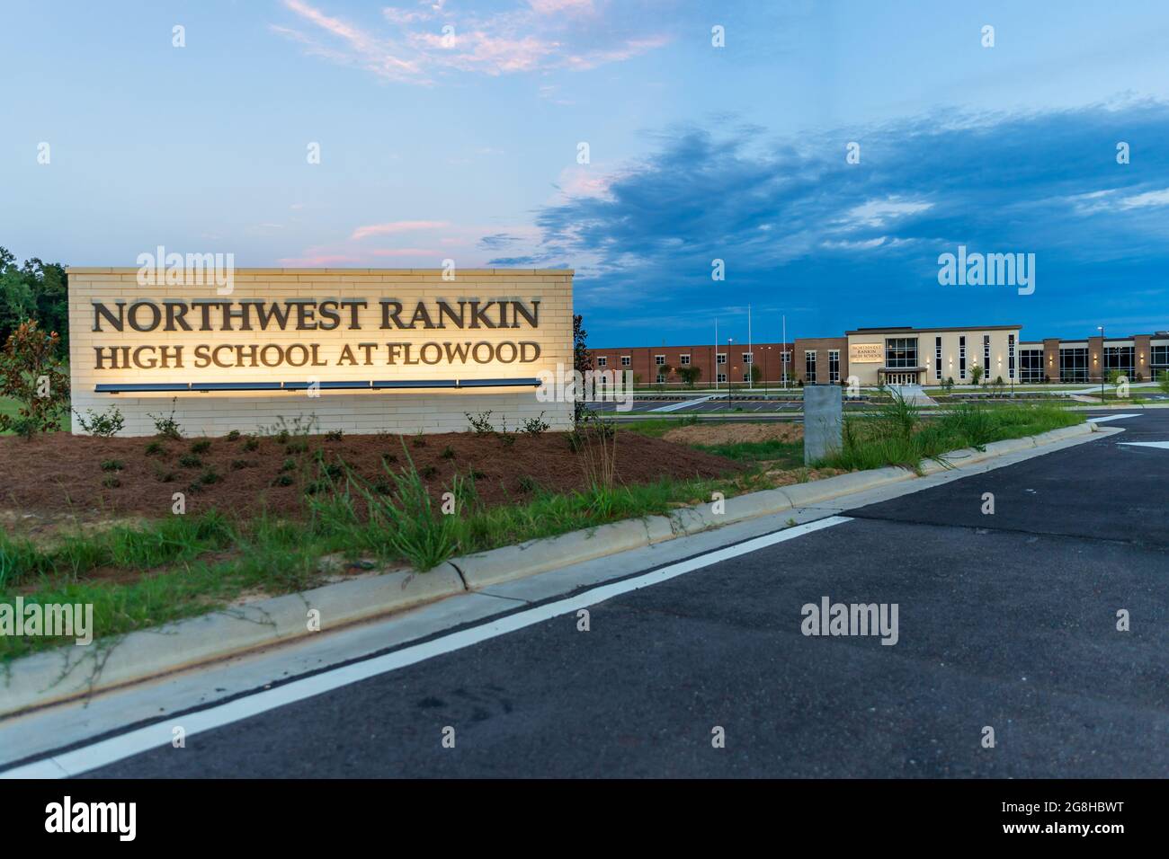 Flowood, MS - 9. Juli 2021: Die neue Northwest Rankin High School in Flowood, MS, die im Herbst 2021 zum ersten Mal für Studenten eröffnet wurde Stockfoto