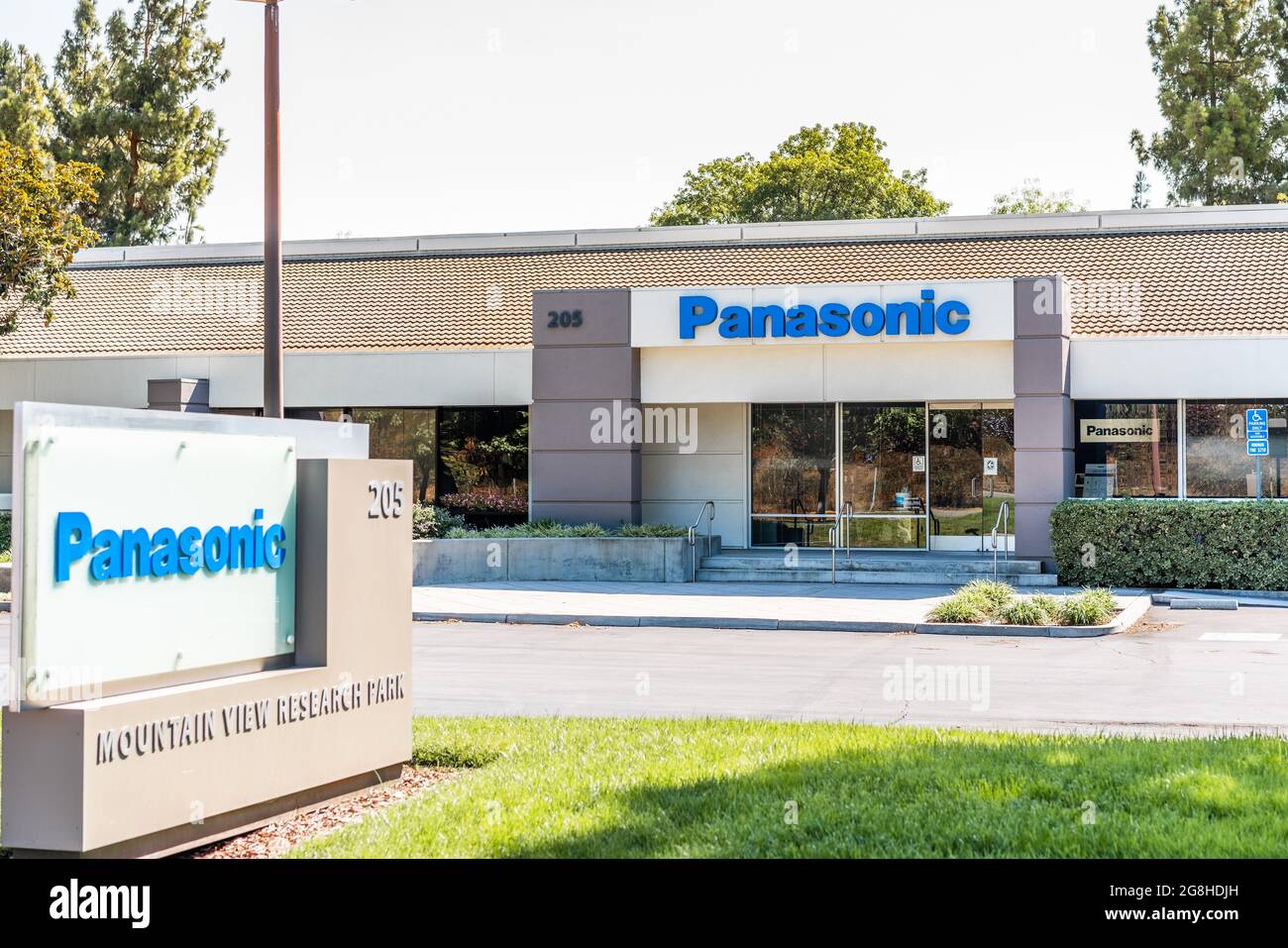 Sep 26, 2020 Mountain View / CA / USA - Panasonic Hauptsitz im Silicon Valley; Panasonic Corporation ist ein großer japanischer multinationaler Elektronikkonzern Stockfoto