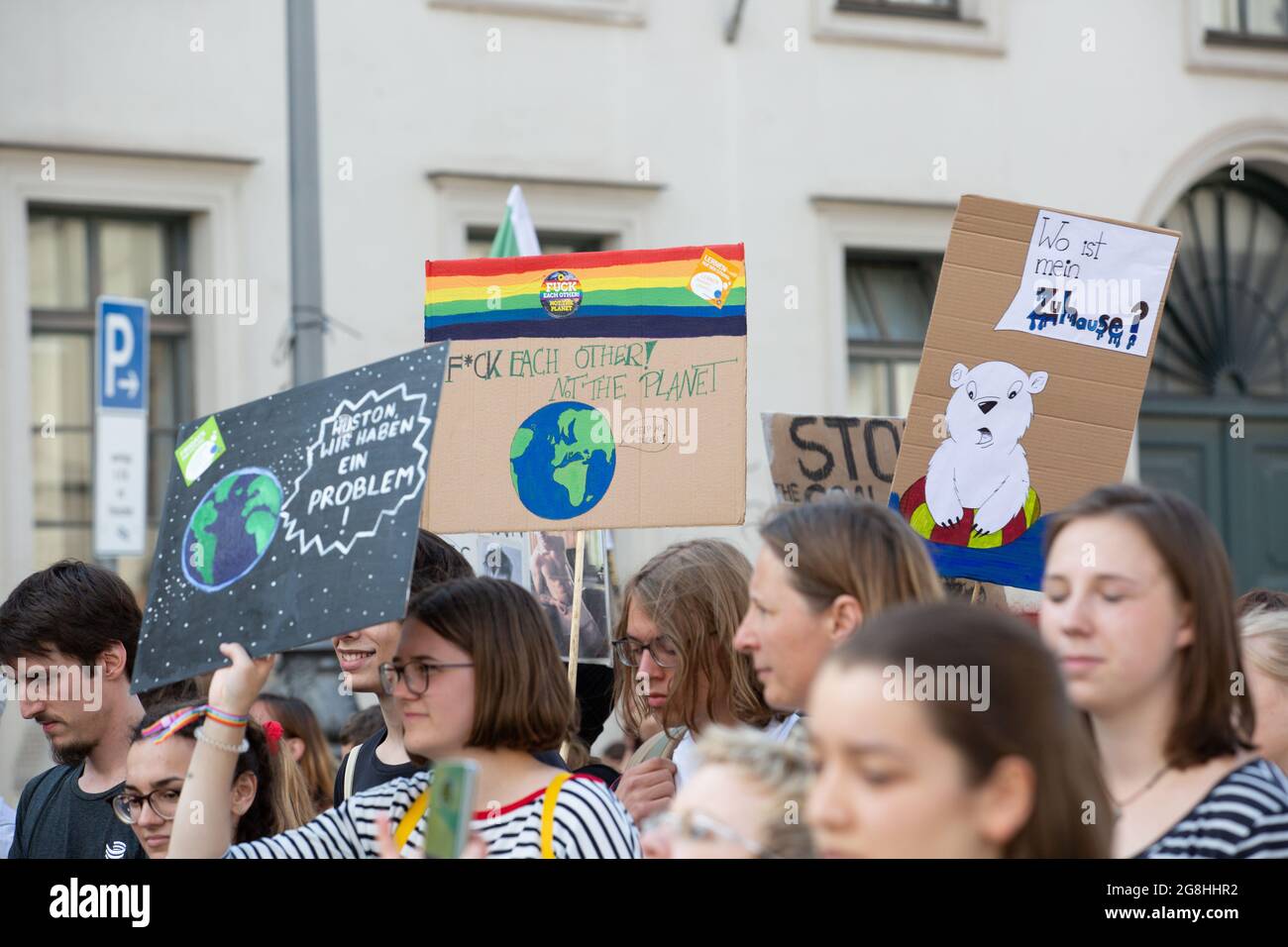 München, Deutschland. Juli 2019. Mehr als zehntausend Menschen demonstrierten am 21. Juli in München für eine bessere Klimapolitik und gegen die Klimakrise. (Foto: Alexander Pohl/Sipa USA) Quelle: SIPA USA/Alamy Live News Stockfoto