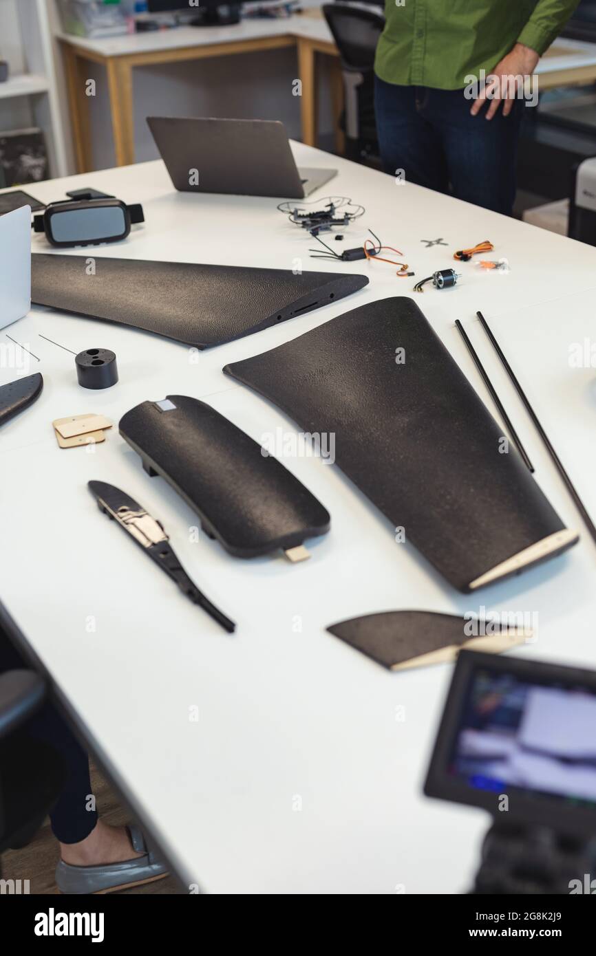 Eine vielfältige Gruppe kreativer Kollegen am Schreibtisch Stockfoto