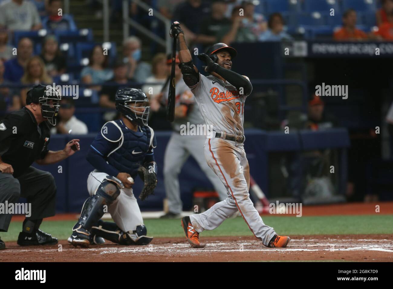 St. Petersburg, Florida. USA; der Mittelfeldspieler Cedric Mullins (31) von Baltimore Orioles war eindeutig enttäuscht, nachdem er am Ende des Sportereignisses auffiel Stockfoto