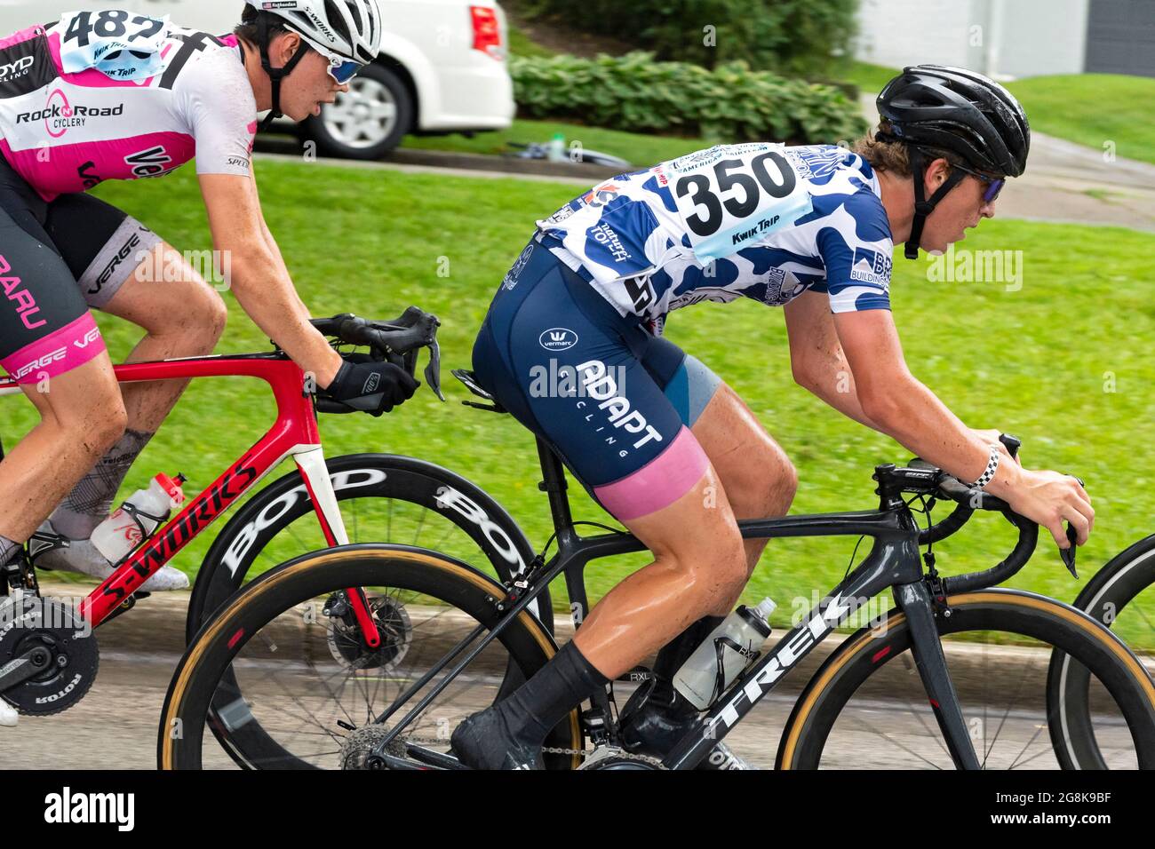 Wauwatosa, WI/USA - 26. Juni 2021: Eli Keyes (Mitte), Gewinner der Kategorie vier Männer, bei der Tour of America's Dairyland in den Washington Highlands. Stockfoto