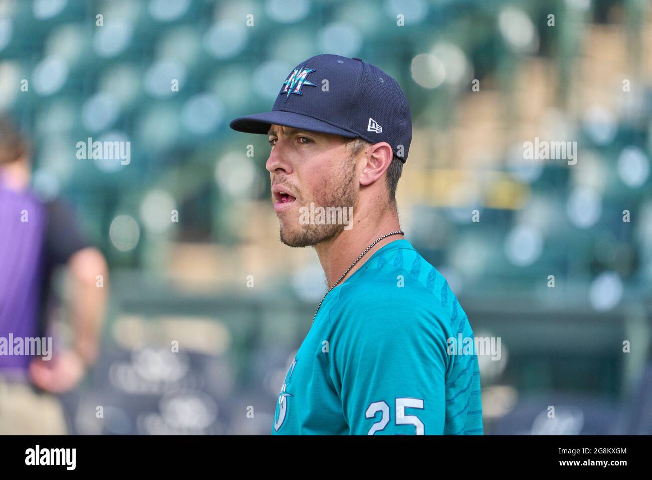Denver, USA, 21. Juli 2021. Juli 1202021: Seattle Second Baseman Dylan Moore (25) während des Vorspiels mit den Seattle Mariners und den Colorado Rockies im Coors Field in Denver Co. David Seelig/Cal Sport Medi Credit: CAL Sport Media/Alamy Live News Stockfoto