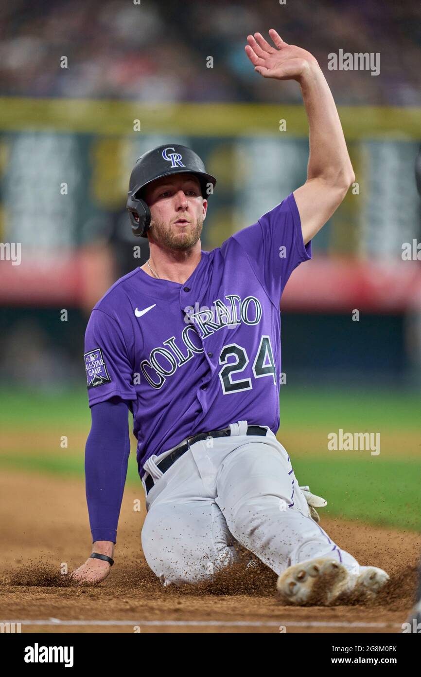 Juli 1202021: Colorado Second Baseman Ryan McMahon (24) rutscht während des Spiels mit den Seattle Mariners und den Colorado Rockies auf dem Coors Field in Denver Co. David Seelig/Cal Sport Medi auf den dritten Platz Stockfoto