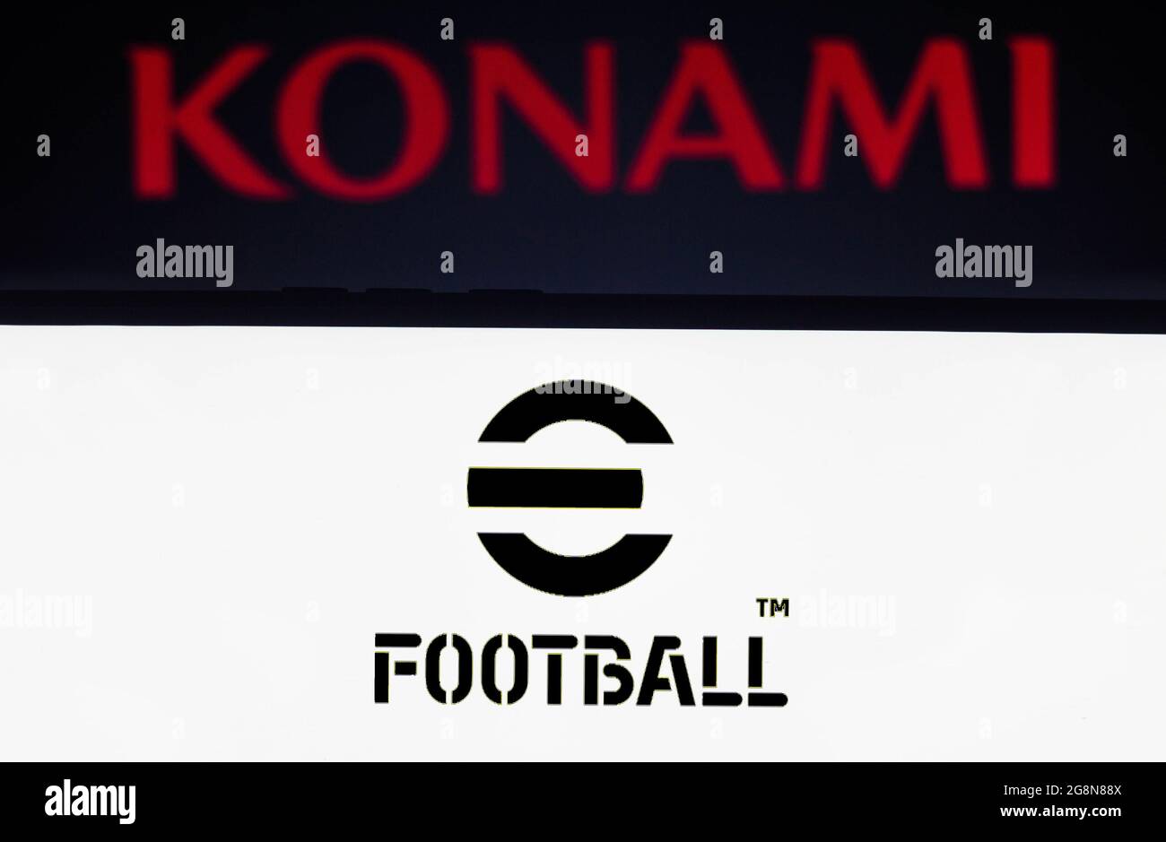 Brasilien. Juli 2021. In diesem Foto Illustration, eFootball Logo Spiel auf einem Smartphone angezeigt. Konami verrät, dass Pro Evolution Soccer (PES) als eFootball bezeichnet wird und für mehrere Plattformen kostenlos sein wird. Kredit: SOPA Images Limited/Alamy Live Nachrichten Stockfoto