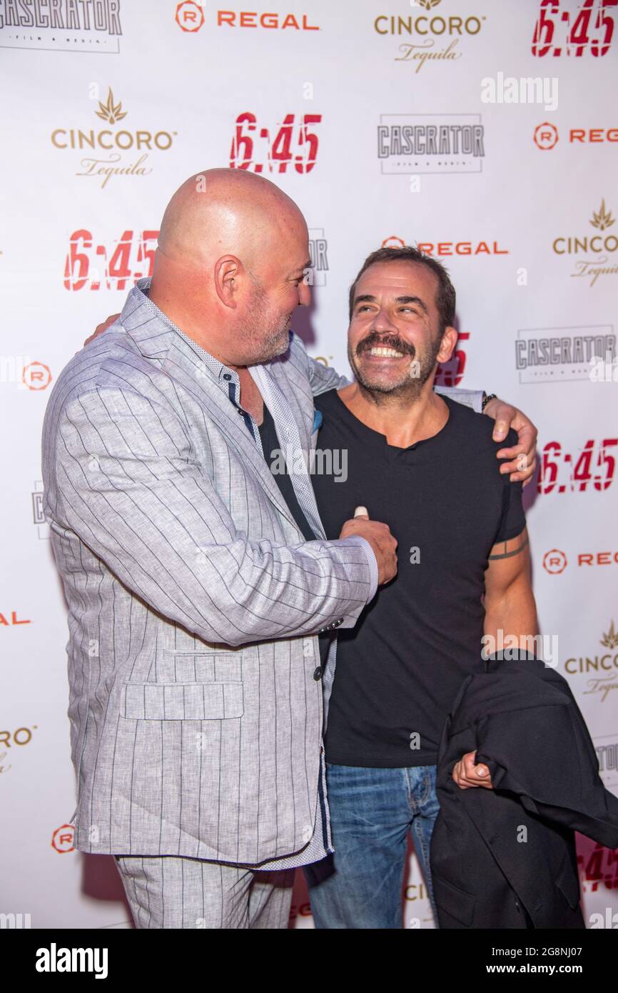 New York, Usa. Juli 2021. Craig Singer und Robert Dean Klein nehmen an der New Yorker Premiere „6:45“ am Regal Union Square in New York City Teil. (Foto von Ron Adar/SOPA Images/Sipa USA) Quelle: SIPA USA/Alamy Live News Stockfoto