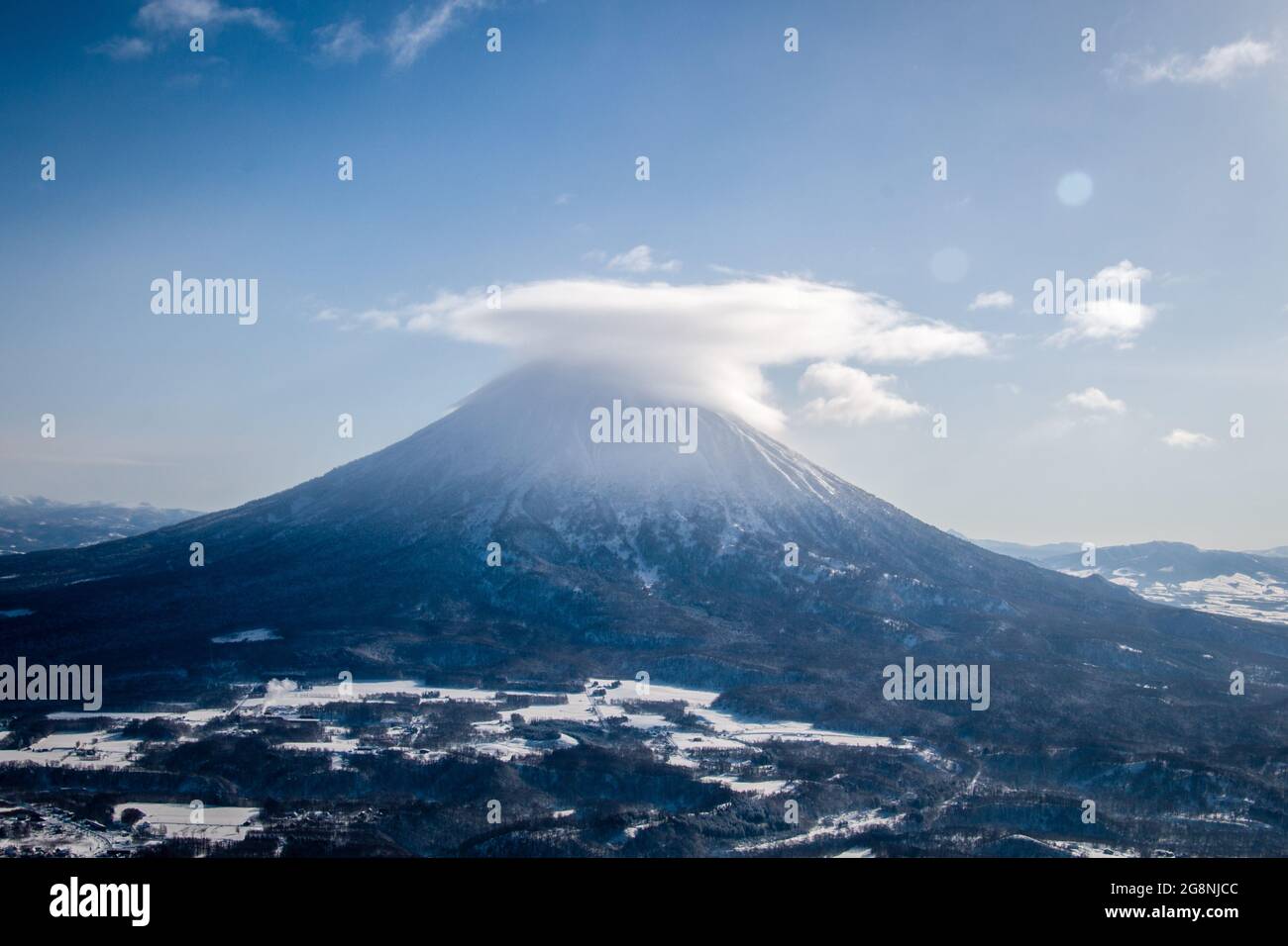 Mount Yotei im Winter Stockfoto