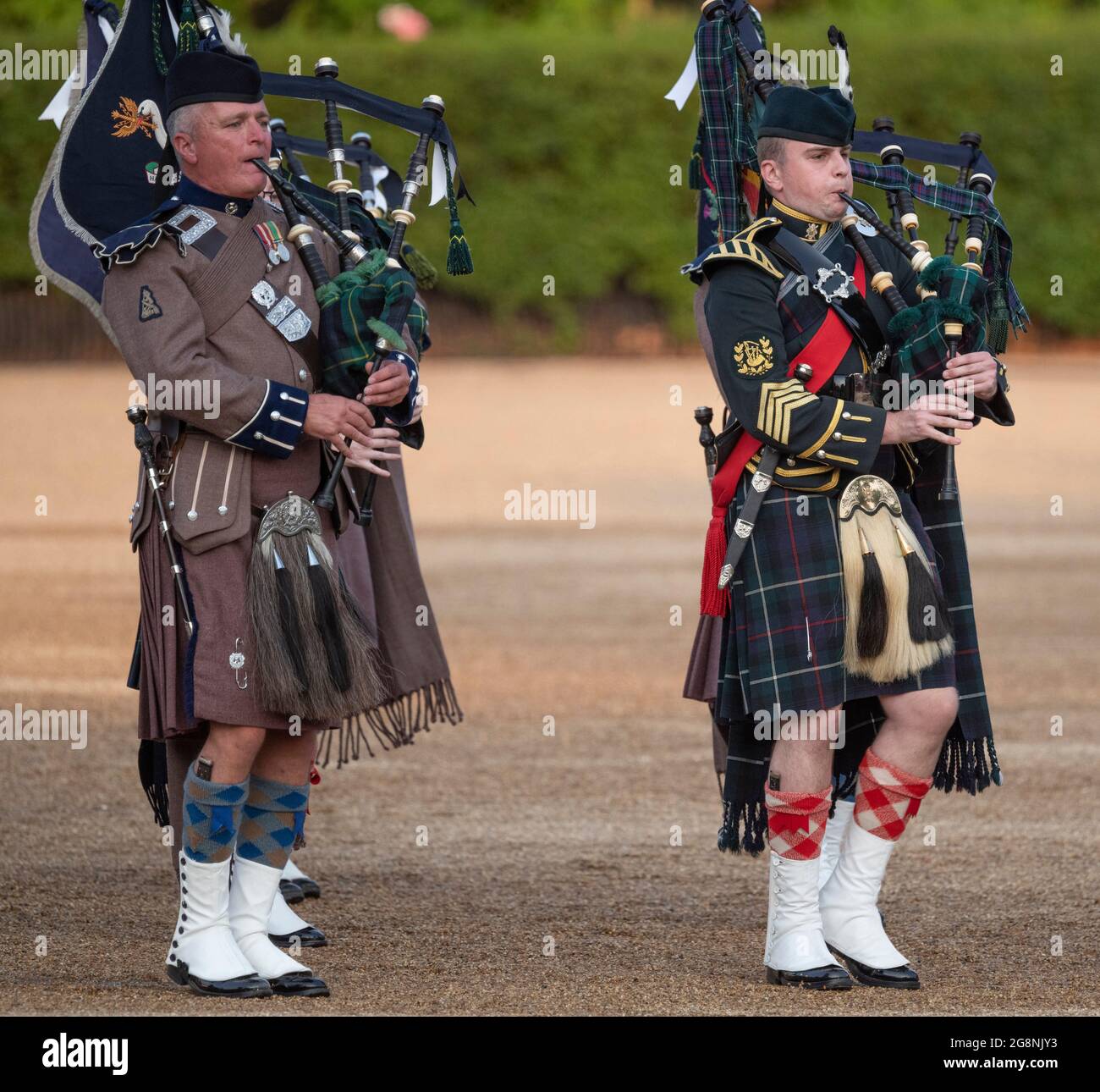 Pipers of the London Scottish Regiment spielt bei der Horse Guards Parade am Schwert und an der Krone, London, 21. Juli 2021 Stockfoto