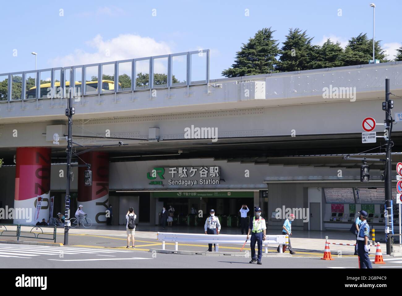 Sendagaya Station, wo sich der nahe Bahnhof des Nationalstadions befindet, dem Hauptort der Olympischen Spiele 2020 in Tokio. Tokio, 22. Juli 2020. Stockfoto