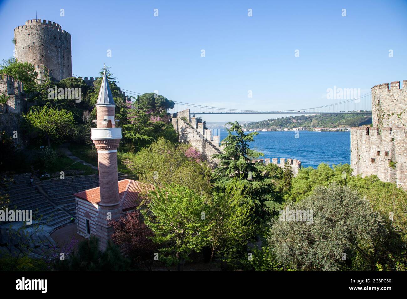 Festung Rumeli, Bogazkesen Moschee, Blick auf den Bosporus Stockfoto