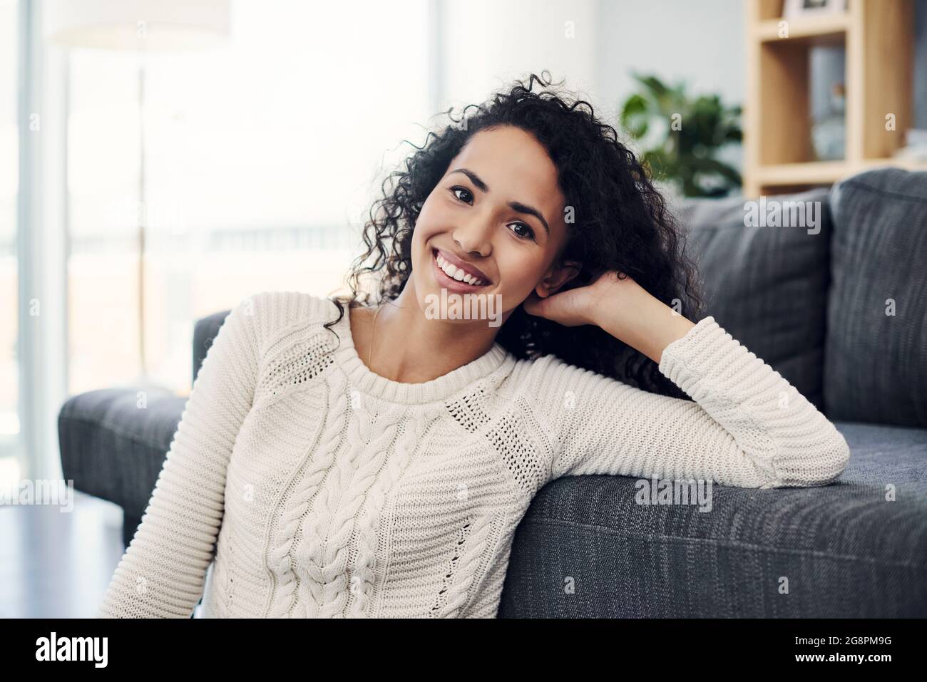 Allein zu sein erfüllt mich mit so viel Egoie Stockfoto