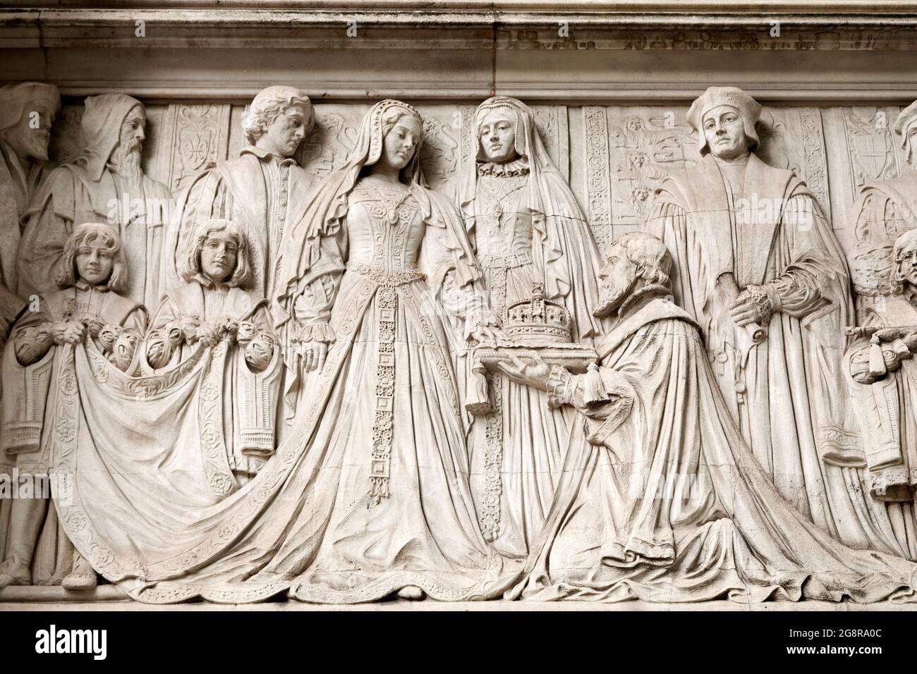 Lady Jane Grey auf einem von Henry Charles Fehr entworfenen Fries an der Fassade des Obersten Gerichtshofs des Vereinigten Königreichs in London, England. Das Gebäude wa Stockfoto