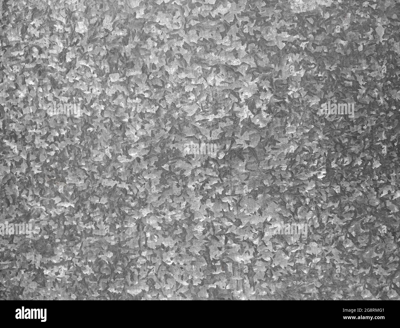 Hintergrund sieht aus wie eine verzinkte Eisenplatte. Detail der Architektur und der temporären Baustrukturen. Stockfoto