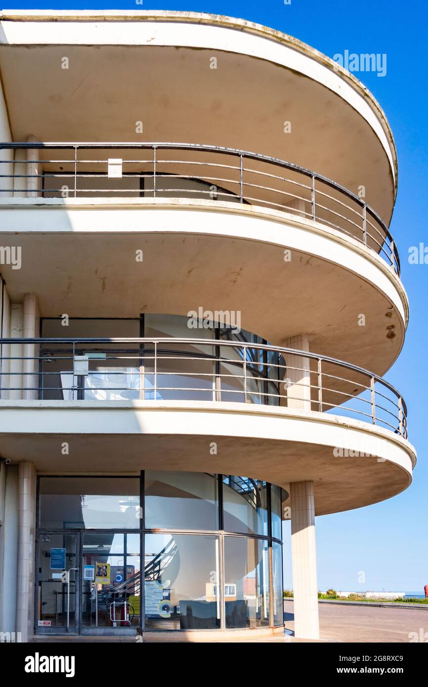Geschwungene Treppenhaus Art déco-Architektur des de La Warr Pavillons in Bexhill an Sea East Sussex, entworfen vom Architekten Erich Mendelsohn Stockfoto