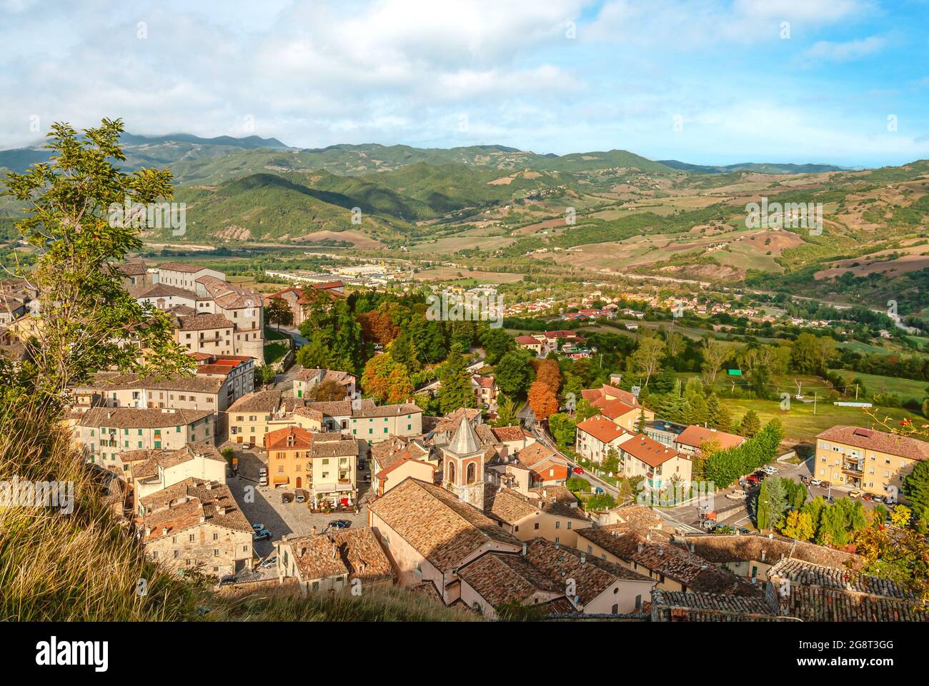 Blick über das Bergdorf Pennabilli in der Region Emilia-Romagna, Italien Stockfoto