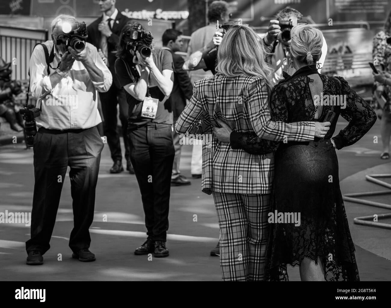 London, Großbritannien. Juli 2021. Tessa Hartmann und Tallia Storm bei der Off the Rails Weltpremiere auf dem Leicester Square Credit: Scott Garfitt/Alamy Live News Stockfoto