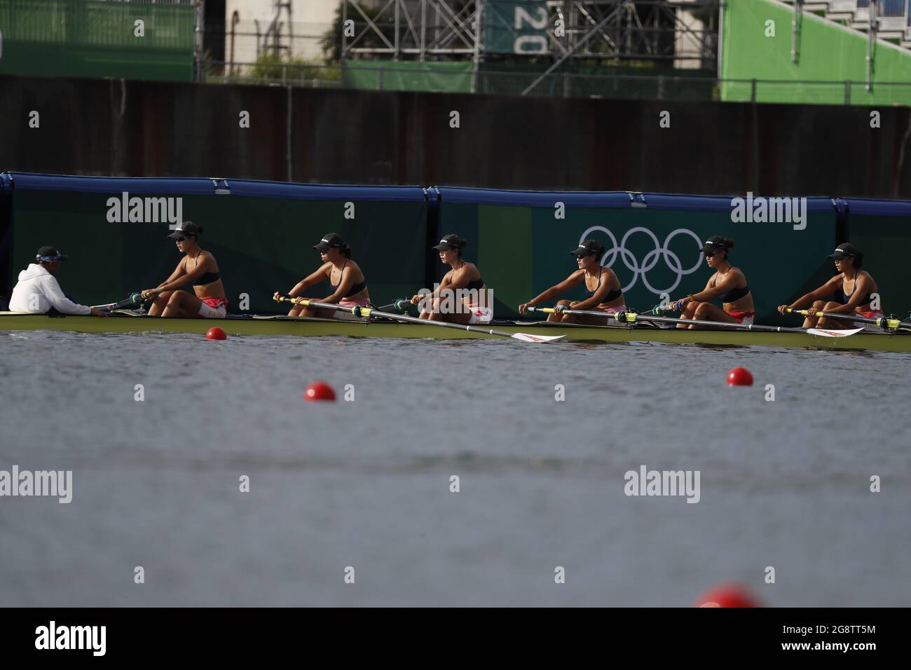Tokio-Japan, 23. Juli 2021 Olympische Spiele 2020 in Tokio, Rudersportler trainieren auf dem Sea Forest Waterway für die Olympischen Spiele Stockfoto