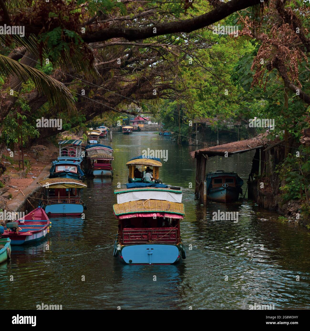 Haus Boote durch die alappuzha zurück Gewässer Stockfoto