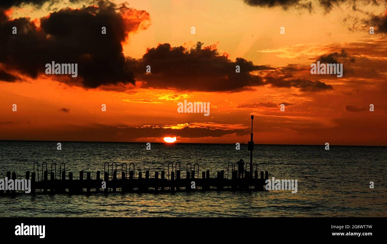 Sonnenuntergang über Port Phillip Bay Stockfoto