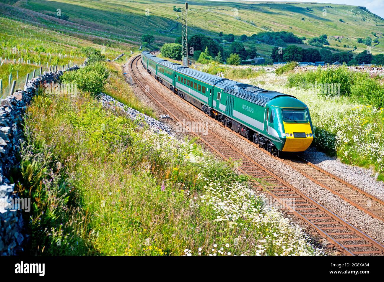 Der Staycation Express, AIS Gill, setzt sich am 20. Juli 2021 mit der Carlsile Railway, England, in die Stadt ein Stockfoto