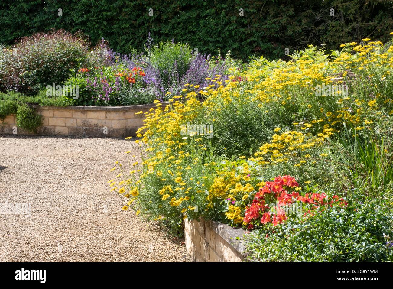 Das erhöhte Bett Garten Breezy Knie Gärten Stockfoto