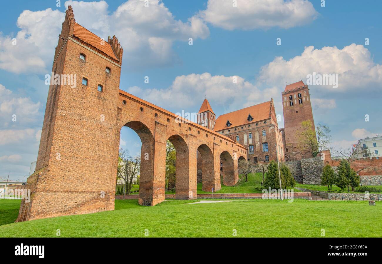 Das Schloss Kwidzyn wurde 1233 erbaut und ist ein schönes Beispiel für die Architektur der deutschen Ritterburgen. Es ist berühmt für seine roten Backsteine und seine ungewöhnliche Form Stockfoto