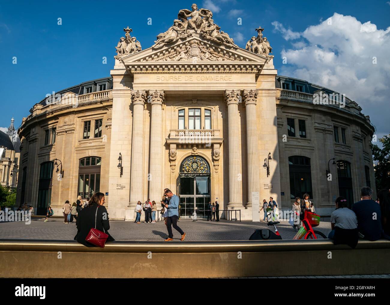 Die Bourse de Commerce ist ein Gebäude in Paris, das ursprünglich als Verhandlungsort für den Handel mit Getreide und anderen Waren diente Stockfoto