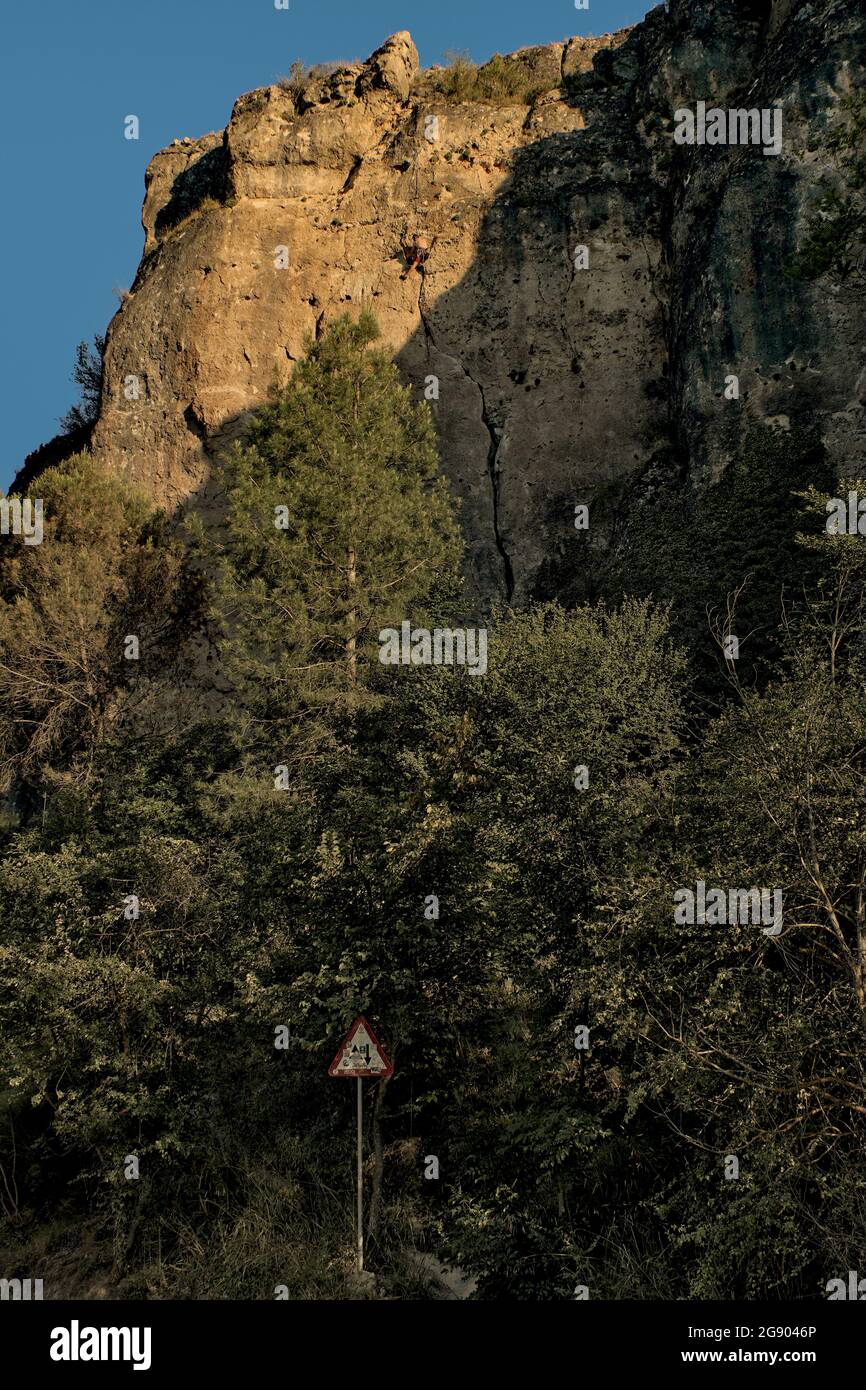 Cuenca ist die große Schule von Castilla la Mancha und die einzige mit internationaler Anerkennung. Klettern in sehr alten Kalkstein-Felsen Spanien, Europa Stockfoto